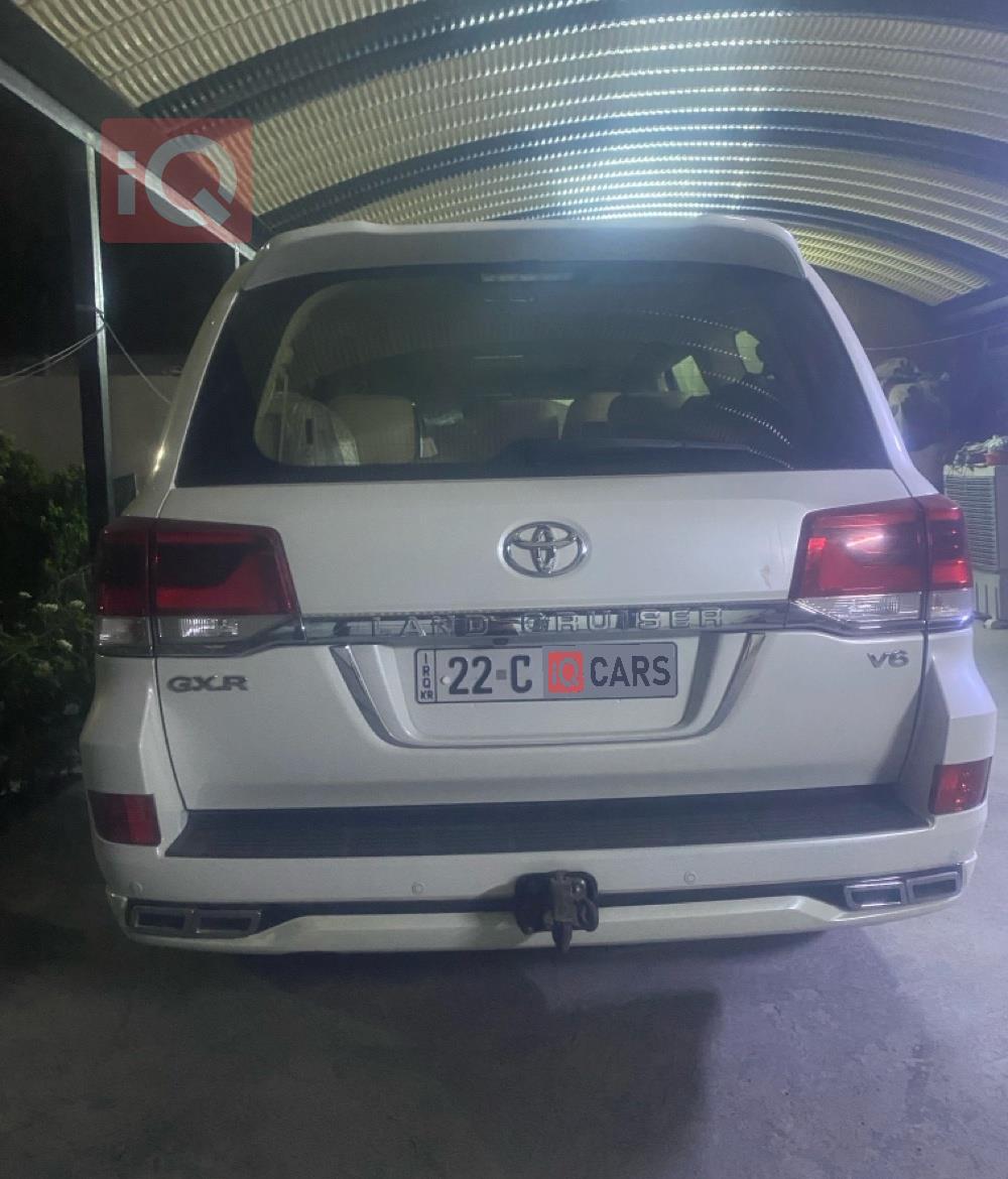 تۆیۆتا لاند کروزەر